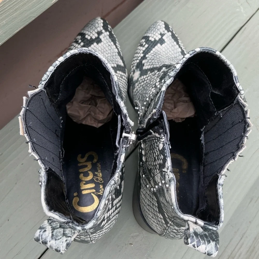 Circus by Sam Edelman Black and White Snake Print Studded Ankle Boots Size 9.5